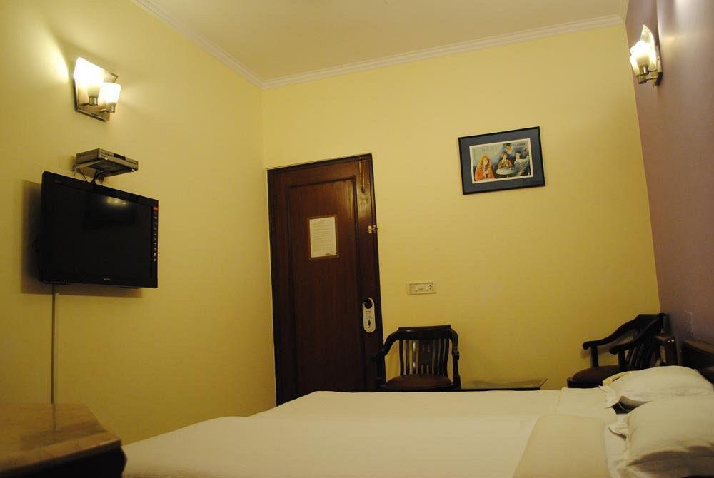 The Beaufort Inn New Delhi Exterior photo