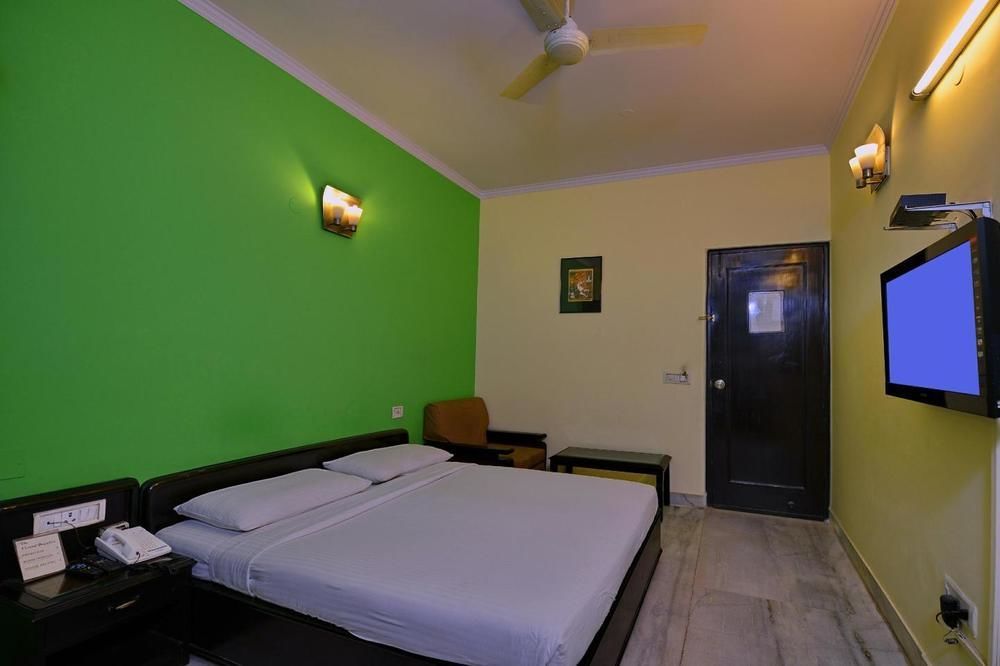 The Beaufort Inn New Delhi Exterior photo