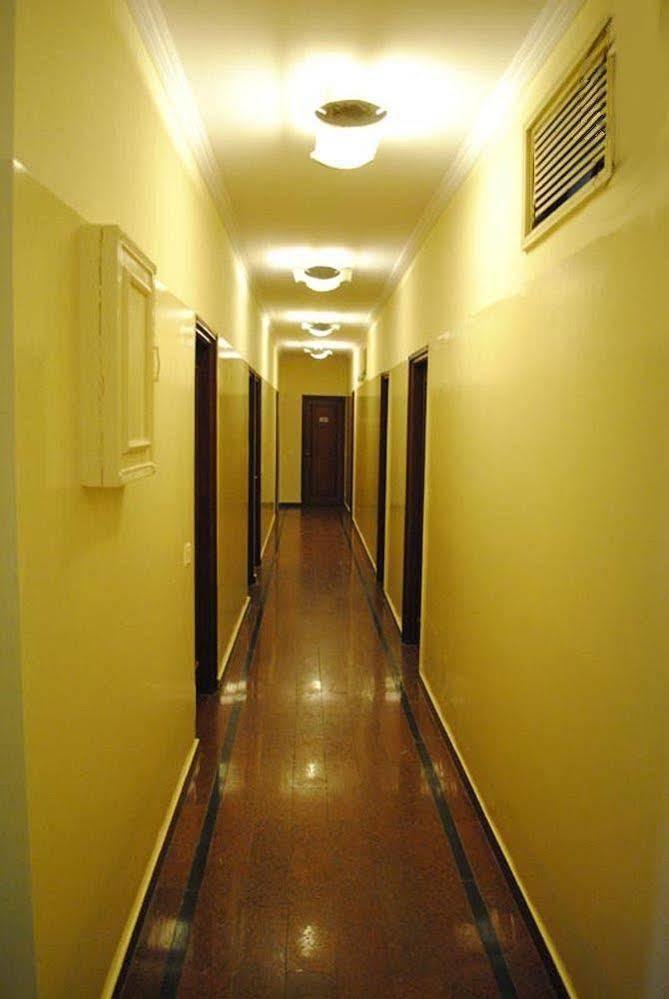 The Beaufort Inn New Delhi Exterior photo